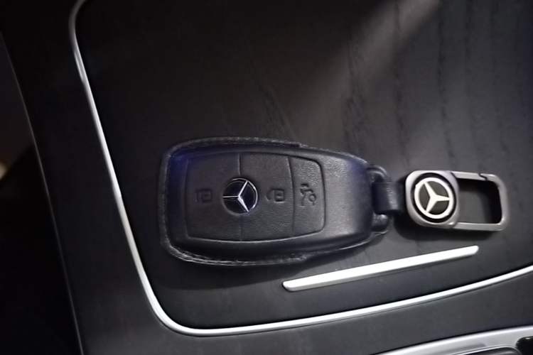 Used Mercedes-Benz E-Class 2020 Restyled E 300 L Sport Exclusive Edition Vehicle Key