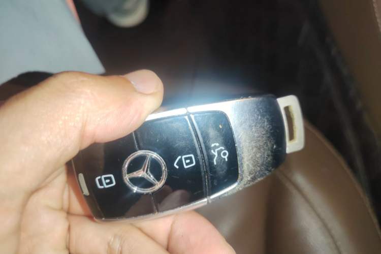 Used Mercedes-Benz E-Class 2020 Facelift E 300 L Stylish Edition Vehicle Key