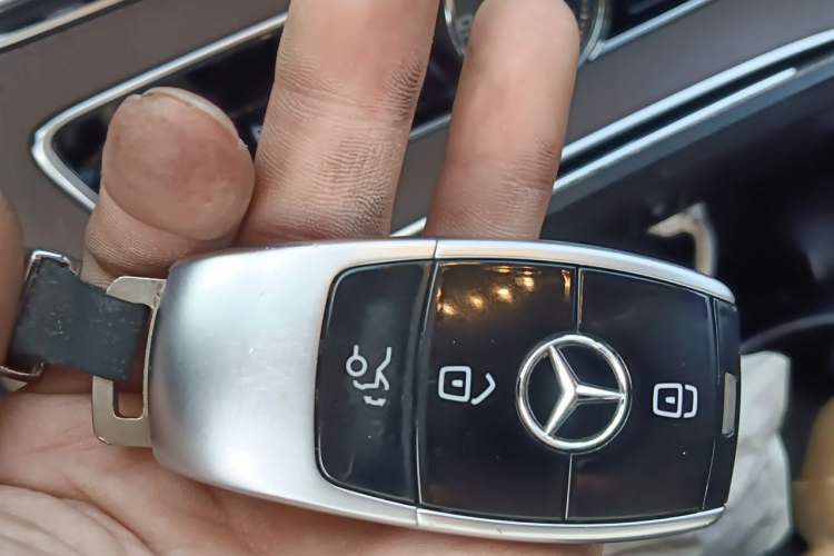 Used Mercedes-Benz E-Class 2020 Facelift E 300 L Stylish Edition Vehicle Key