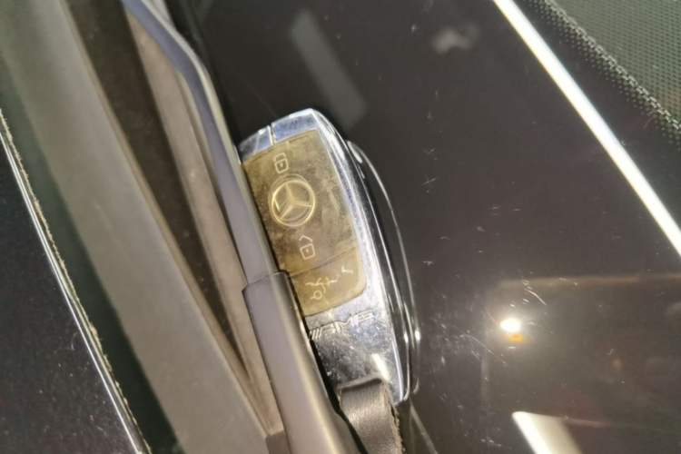 Used Mercedes-Benz E-Class 2020 Facelift E 300 L Stylish Edition Vehicle Key