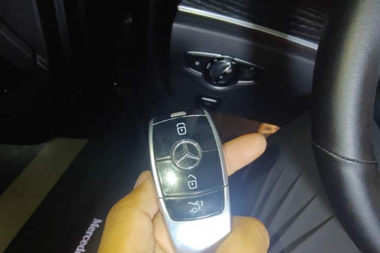 Used Mercedes-Benz E-Class 2020 Restyled E 300 L Sporty and Stylish Edition Vehicle Key