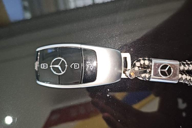 Used Mercedes-Benz E-Class 2020 Restyled E 300 L Sporty and Stylish Edition Vehicle Key