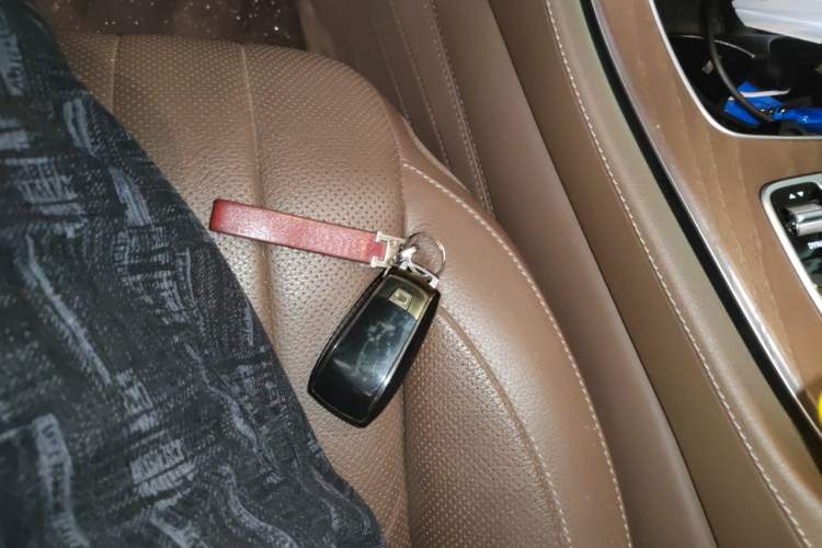 Used Mercedes-Benz E-Class 2020 Restyled E 300 L Exclusive Edition Vehicle Key