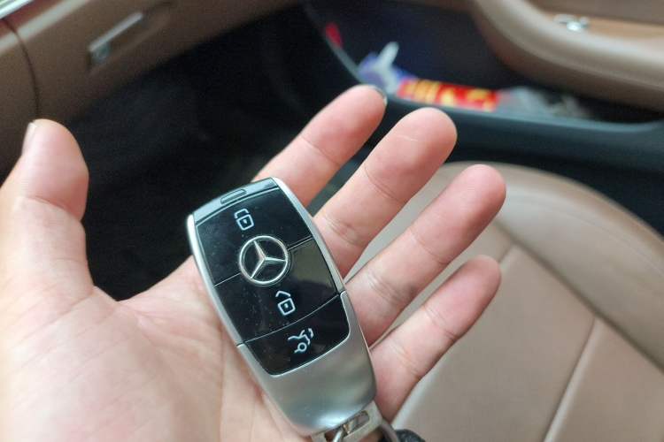 Used Mercedes-Benz E-Class 2020 Restyled E 300 L Sport Exclusive Edition Vehicle Key