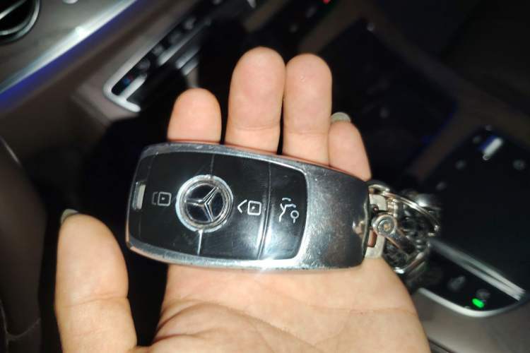 Used Mercedes-Benz E-Class 2020 Facelift E 300 L Stylish Edition Vehicle Key