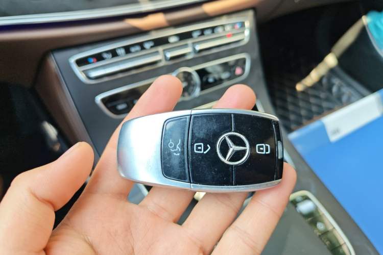 Used Mercedes-Benz E-Class 2020 Restyled E 300 L Sporty and Stylish Edition Vehicle Key