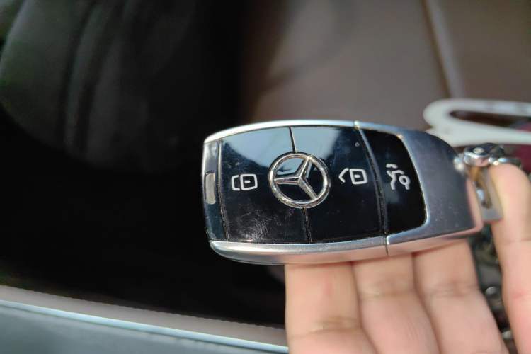Used Mercedes-Benz E-Class 2020 Restyled E 300 L Sporty and Stylish Edition Vehicle Key