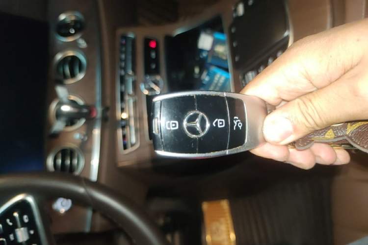 Used Mercedes-Benz E-Class 2020 Restyled E 300 L Exclusive Edition Vehicle Key