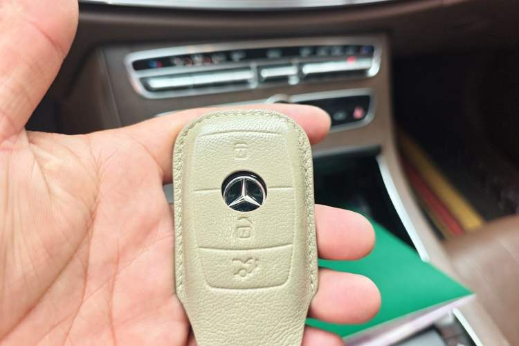 Used Mercedes-Benz E-Class 2020 Facelift E 300 L Stylish Edition Vehicle Key