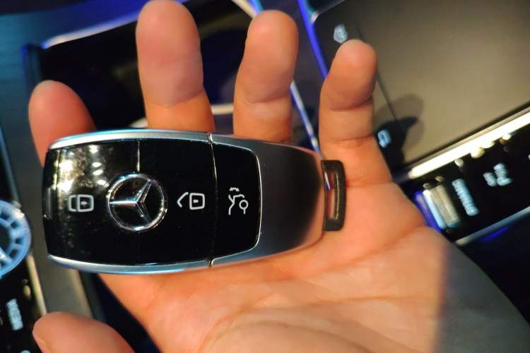 Used Mercedes-Benz E-Class 2020 Restyled E 300 L Sporty and Stylish Edition Vehicle Key