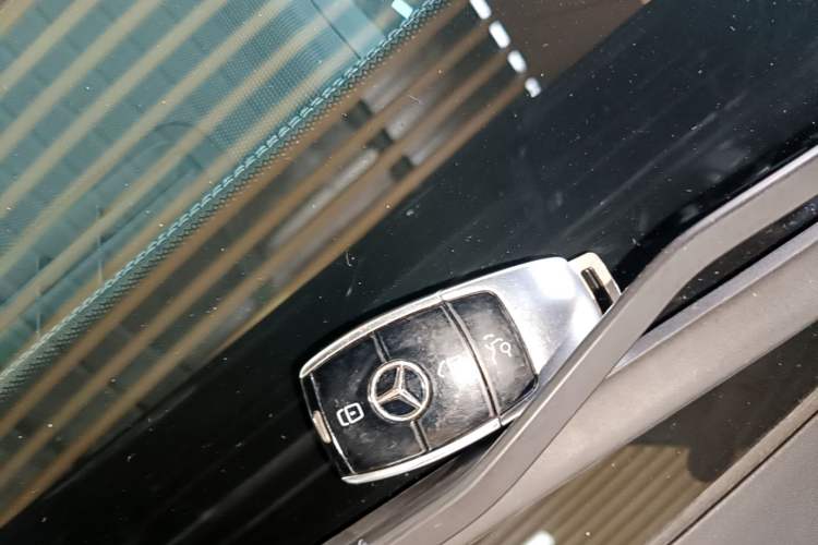 Used Mercedes-Benz E-Class 2020 Restyled E 300 L Sport Exclusive Edition Vehicle Key