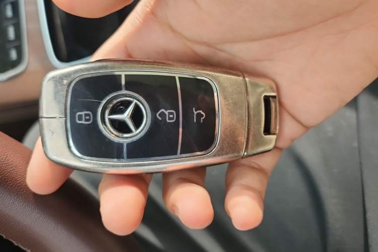 Used Mercedes-Benz E-Class 2020 Facelift E 300 L Stylish Edition Vehicle Key