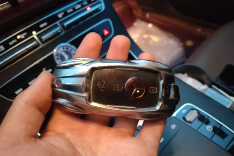 Used Mercedes-Benz E-Class 2020 Facelift E 260 L Sport Edition Vehicle Key
