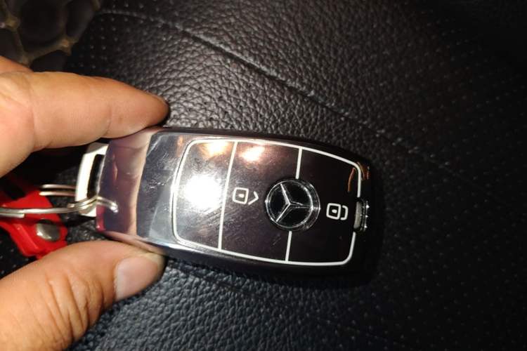 Used Mercedes-Benz E-Class 2020 Facelift E 300 L Stylish Edition Vehicle Key