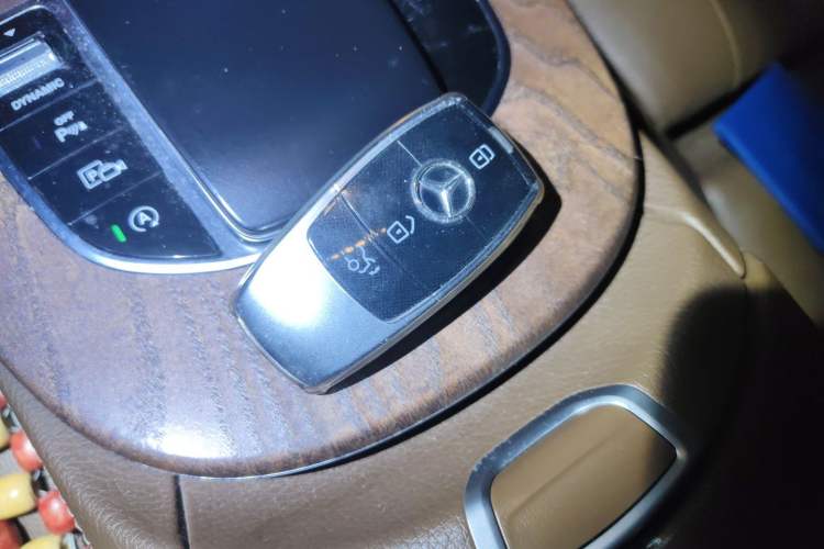 Used Mercedes-Benz E-Class 2020 E 260 L Vehicle Key