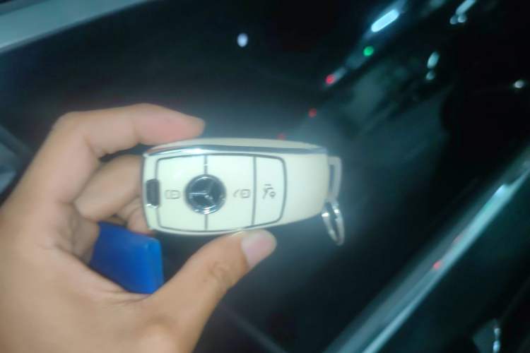 Used Mercedes-Benz E-Class 2020 Facelift E 300 L Stylish Edition Vehicle Key