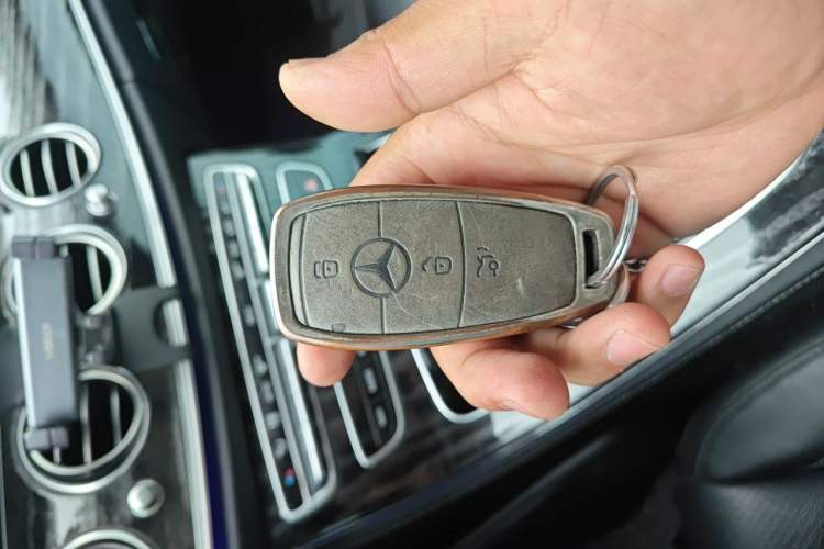 Used Mercedes-Benz E-Class 2020 Restyled E 300 L Sporty and Stylish Edition Vehicle Key