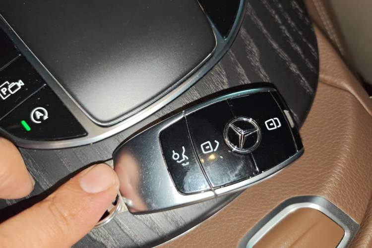 Used Mercedes-Benz E-Class 2020 Facelift E 260 L Sport Edition Vehicle Key