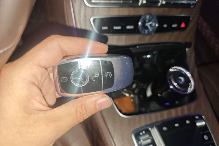 Used Mercedes-Benz E-Class 2020 Restyled E 300 L Exclusive Edition Vehicle Key