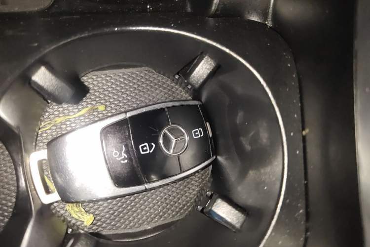 Used Mercedes-Benz E-Class 2020 Restyled E 300 L Sporty and Stylish Edition Vehicle Key