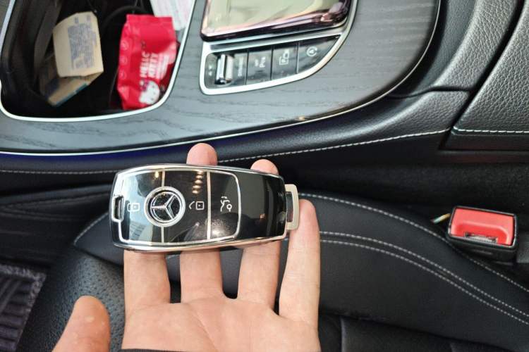 Used Mercedes-Benz E-Class 2020 Restyled E 300 L Sporty and Stylish Edition Vehicle Key