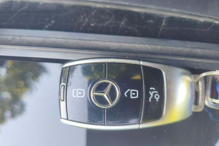 Used Mercedes-Benz E-Class 2020 Facelift E 300 L Stylish Edition Vehicle Key