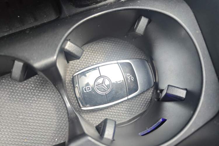Used Mercedes-Benz E-Class 2020 Restyled E 300 L Sporty and Stylish Edition Vehicle Key