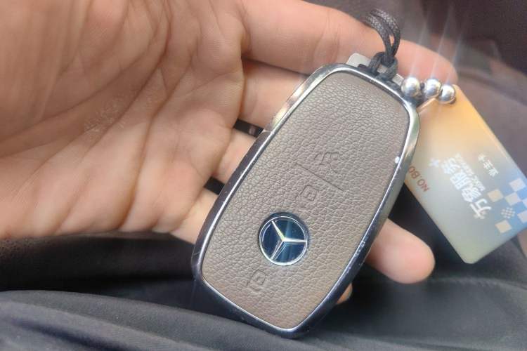 Used Mercedes-Benz E-Class 2020 E 260 L 4MATIC Vehicle Key