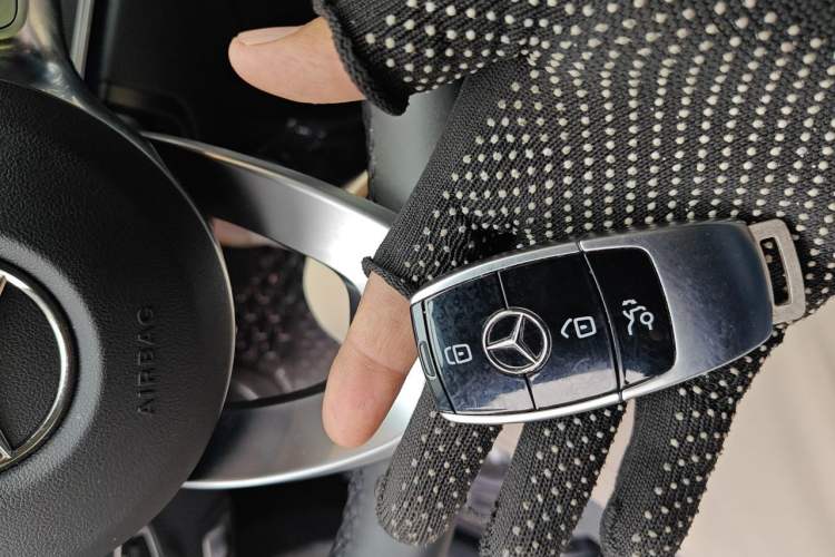 Used Mercedes-Benz E-Class 2020 Restyled E 300 L Sporty and Stylish Edition Vehicle Key
