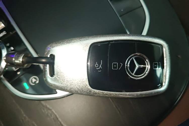 Used Mercedes-Benz E-Class 2020 Restyled E 300 L Sporty and Stylish Edition Vehicle Key