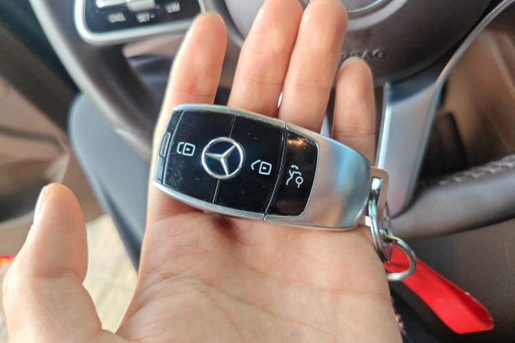 Used Mercedes-Benz E-Class 2020 Facelift E 260 L Vehicle Key