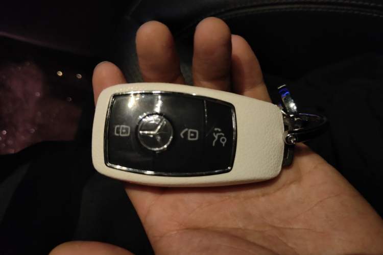 Used Mercedes-Benz E-Class 2020 Facelift E 300 L Stylish Edition Vehicle Key