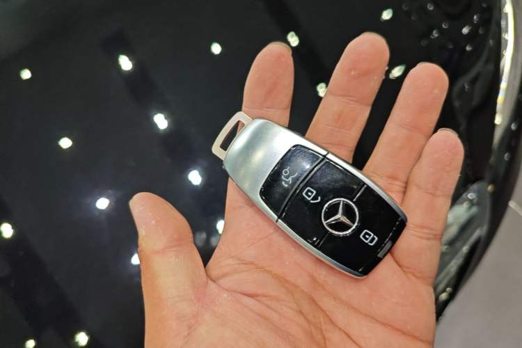 Used Mercedes-Benz E-Class 2020 Facelift E 300 L Stylish Edition Vehicle Key