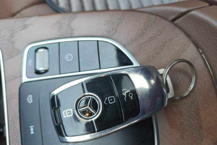Used Mercedes-Benz E-Class 2020 Facelift E 300 L Stylish Edition Vehicle Key