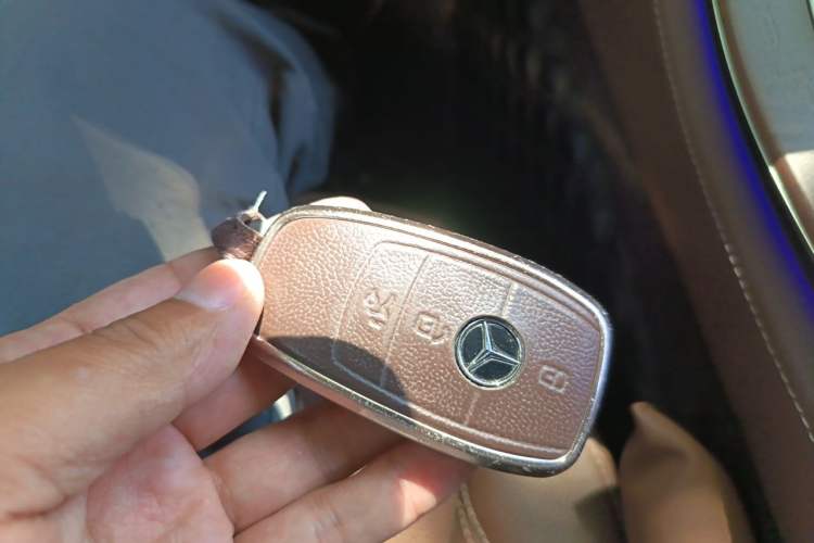 Used Mercedes-Benz E-Class 2020 Facelift E 300 L Stylish Edition Vehicle Key