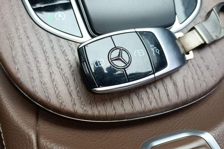 Used Mercedes-Benz E-Class 2020 Facelift E 300 L Stylish Edition Vehicle Key