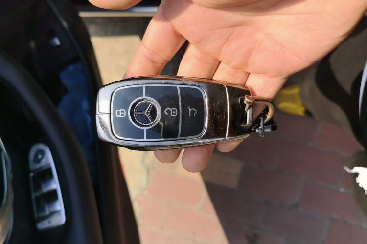 Used Mercedes-Benz E-Class 2020 Facelift E 300 L Stylish Edition Vehicle Key