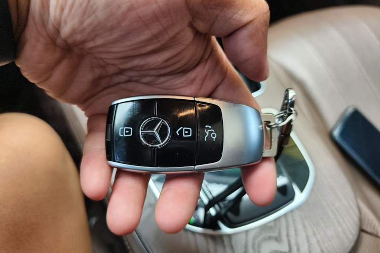 Used Mercedes-Benz E-Class 2020 Facelift E 300 L Stylish Edition Vehicle Key