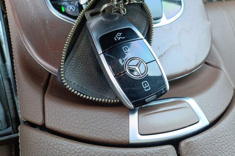 Used Mercedes-Benz E-Class 2020 Facelift E 300 L Stylish Edition Vehicle Key