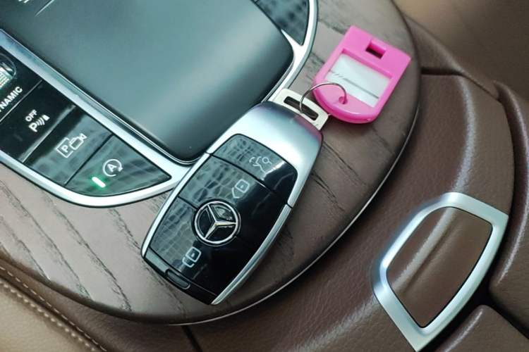 Used Mercedes-Benz E-Class 2020 Facelift E 300 L Stylish Edition Vehicle Key