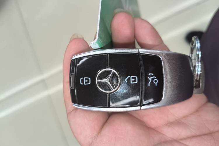 Used Mercedes-Benz E-Class 2020 E 300 L Sporty and Stylish Model Vehicle Key