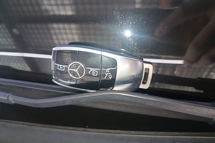 Used Mercedes-Benz E-Class 2020 Restyled E 300 L Exclusive Edition Vehicle Key