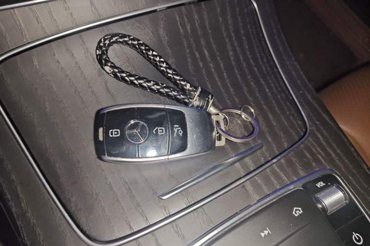 Used Mercedes-Benz E-Class 2020 Restyled E 300 L Sporty and Stylish Edition Vehicle Key