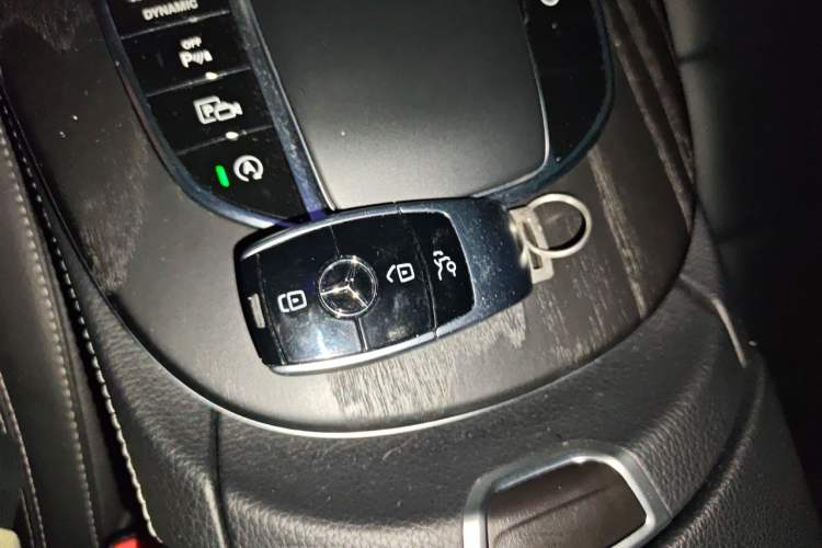 Used Mercedes-Benz E-Class 2020 Restyled E 300 L Sporty and Stylish Edition Vehicle Key