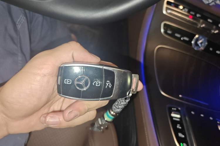 Used Mercedes-Benz E-Class 2020 Restyled E 300 L Sport Exclusive Edition Vehicle Key