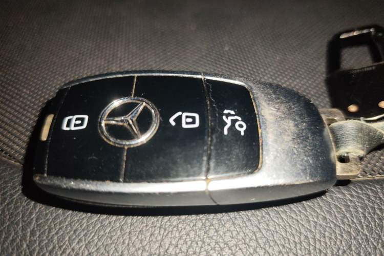 Used Mercedes-Benz E-Class 2020 Restyled E 300 L Sporty and Stylish Edition Vehicle Key
