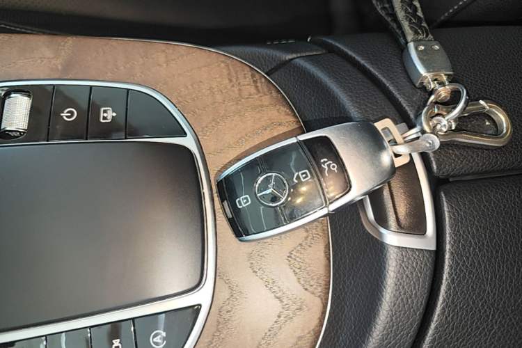 Used Mercedes-Benz E-Class 2020 Restyled E 300 L Exclusive Edition Vehicle Key