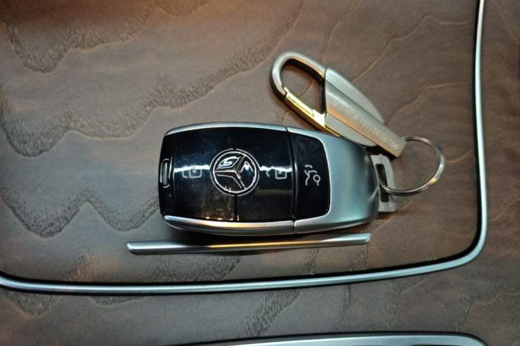 Used Mercedes-Benz E-Class 2020 E 260 L Vehicle Key