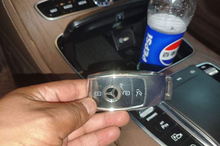 Used Mercedes-Benz E-Class 2020 Facelift E 300 L Stylish Edition Vehicle Key