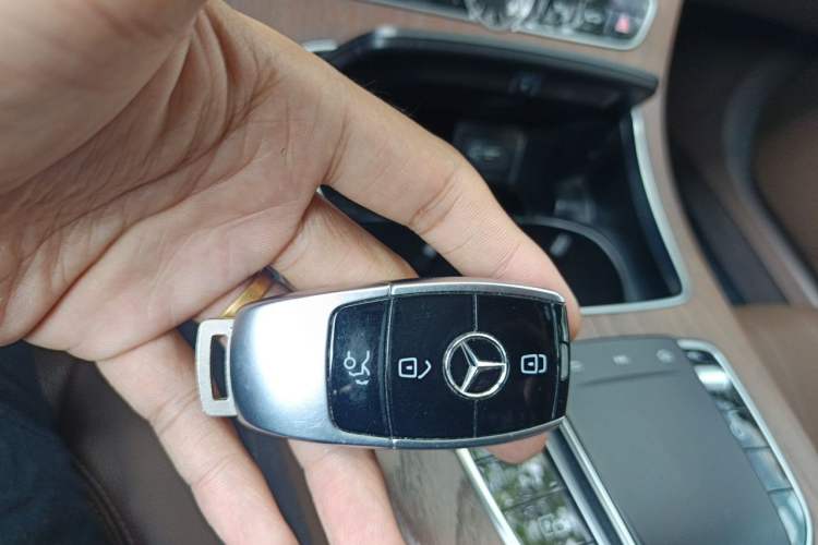 Used Mercedes-Benz E-Class 2020 Facelift E 300 L Stylish Edition Vehicle Key